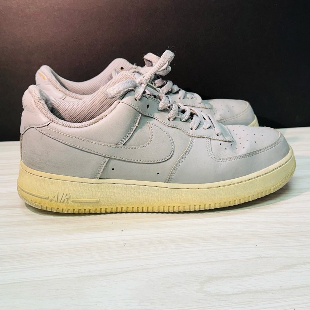 Nike Air Force One AF1 Wolf Gray Low Top Lace Up Shoes Men's Sz 10.5
